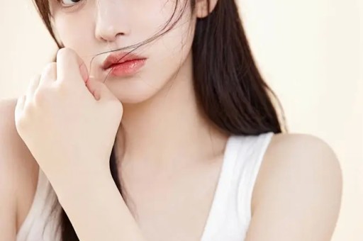 1天4瓜！离婚、全网被封禁、被逼发身体私密照、韩红最让人意外