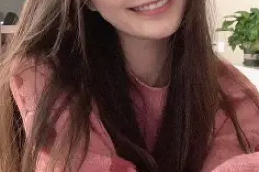 62岁男明星迎娶25岁丹麦美女教练38岁年龄差惊到众多吃瓜网友